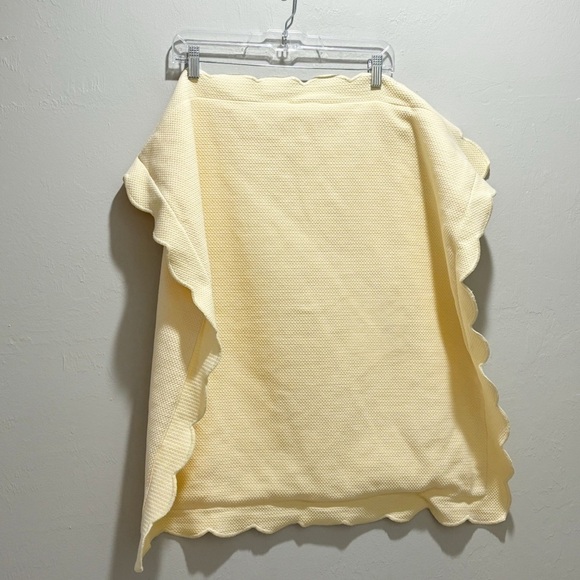 NOBLE EXCELLENCE Replacement Euro Pillow Sham Textured Matelassé Scalloped Edge - Picture 1 of 8